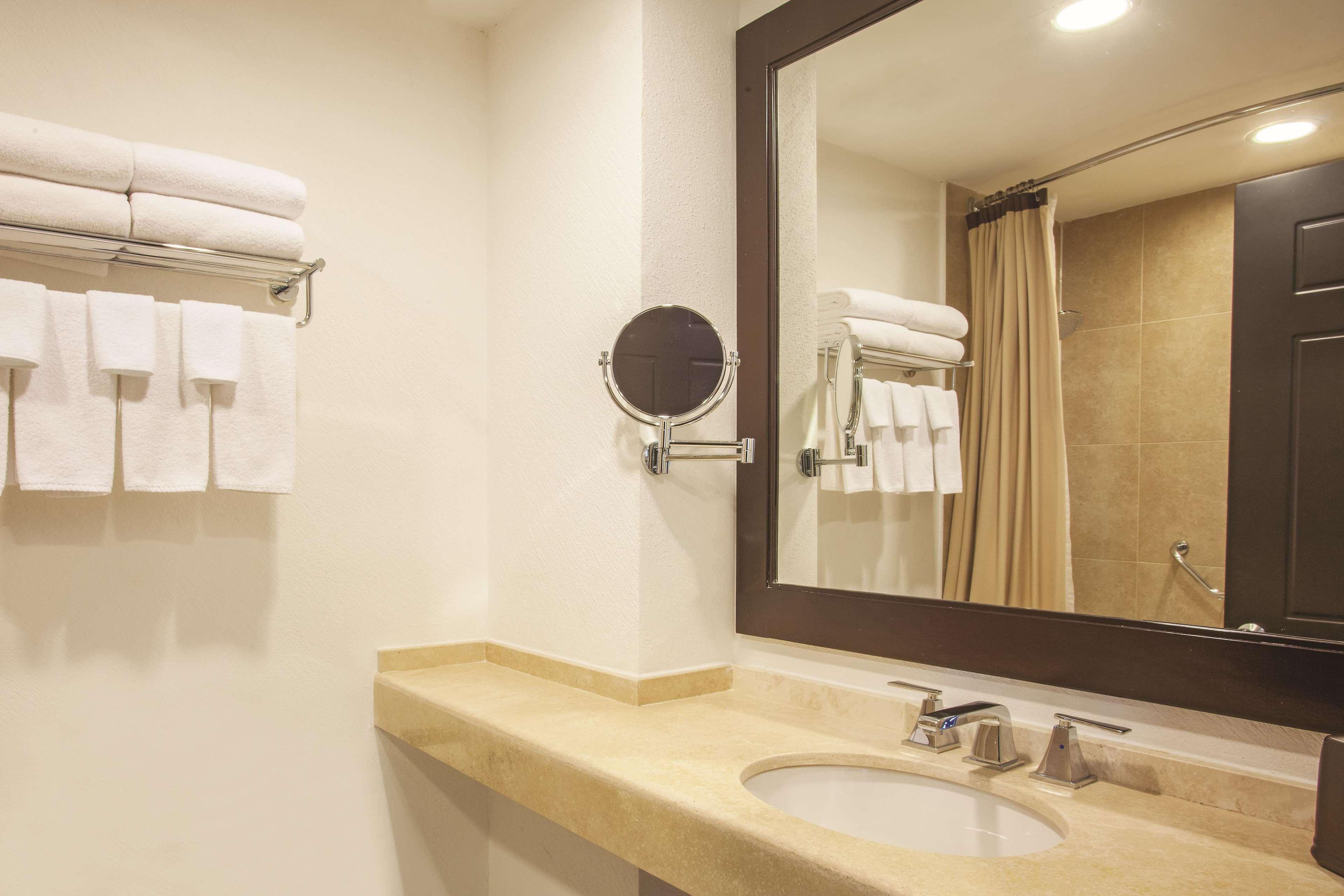 La Quinta By Wyndham Poza Rica Hotel Eksteriør billede
