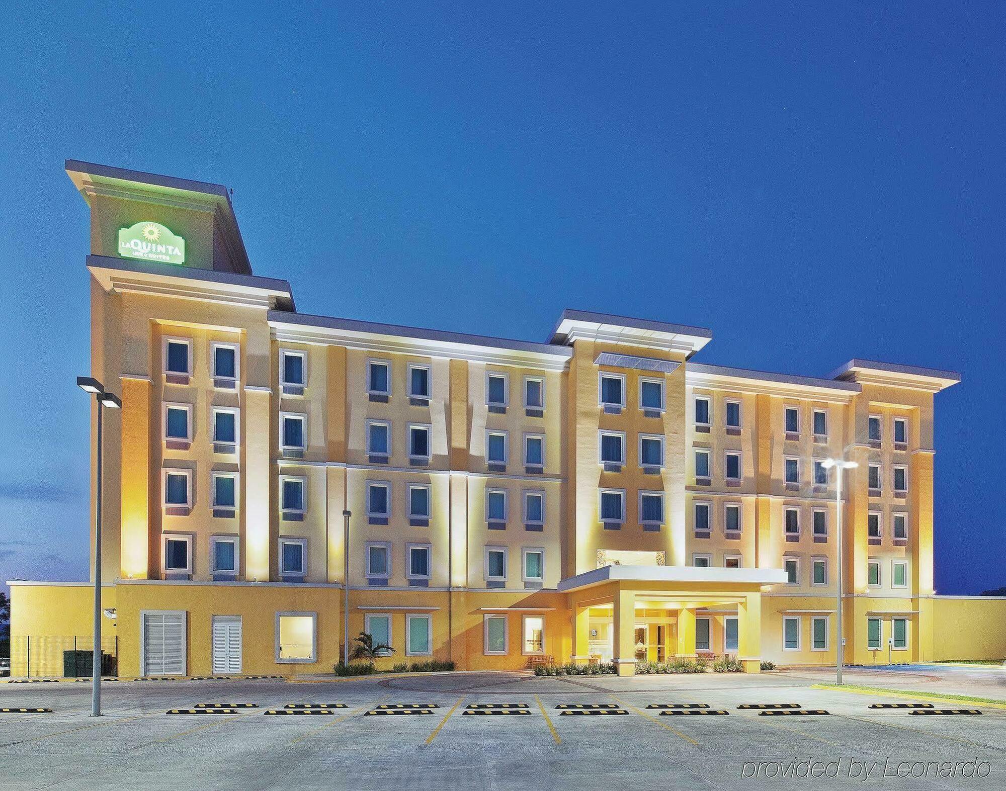 La Quinta By Wyndham Poza Rica Hotel Eksteriør billede