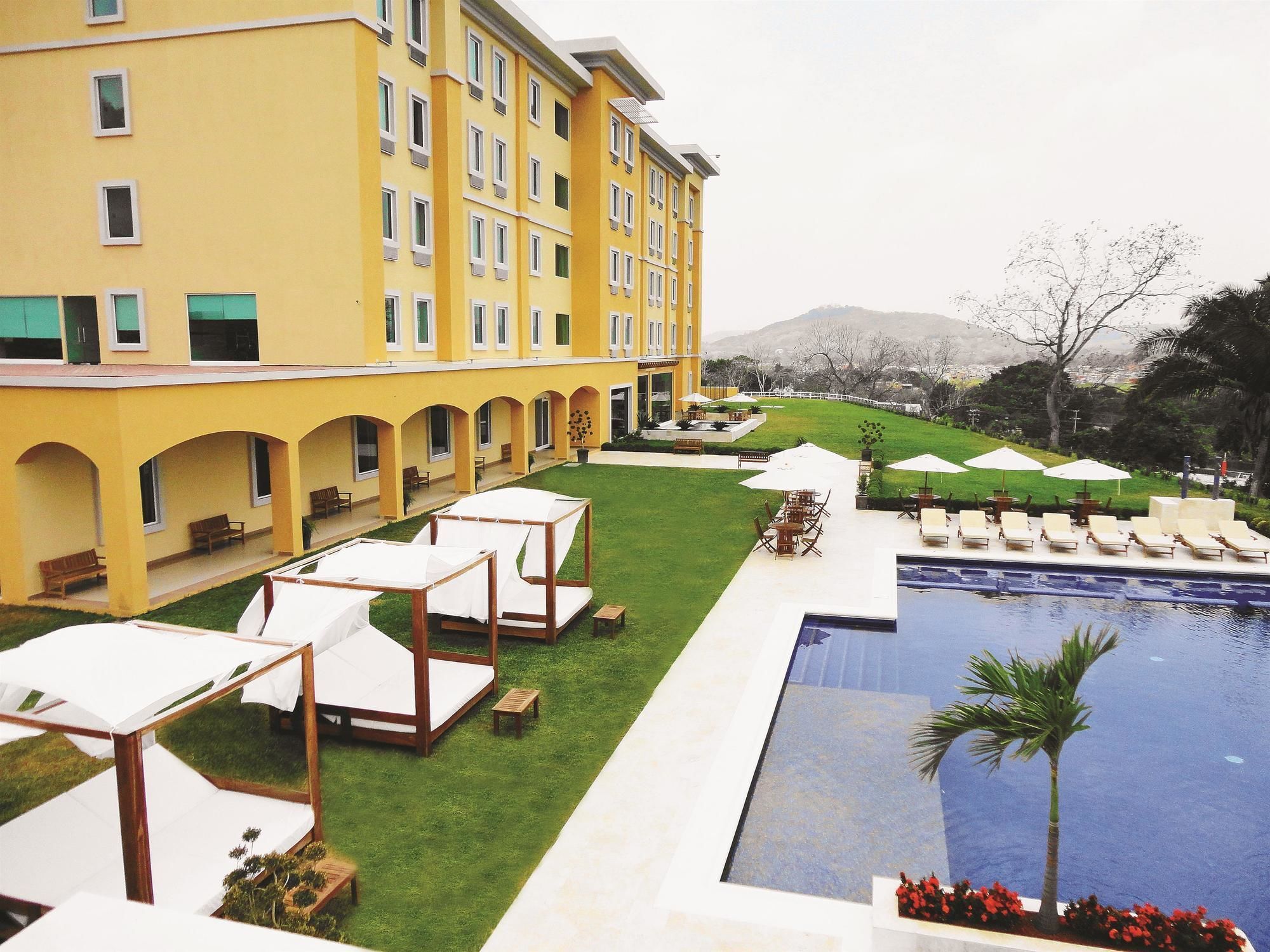 La Quinta By Wyndham Poza Rica Hotel Eksteriør billede